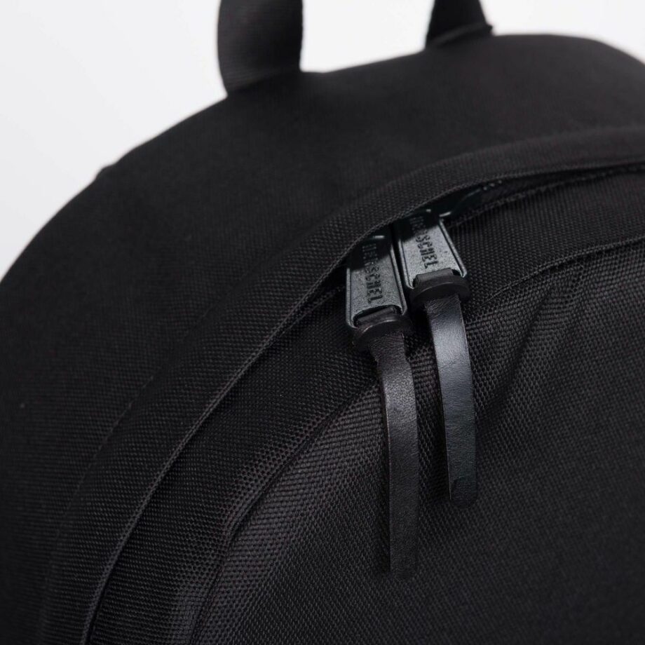 Herschel Supply Winlaw Backpack zip