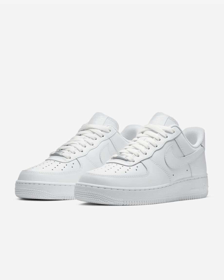 Nike WMNS Air Force 1 '07 white/white 1